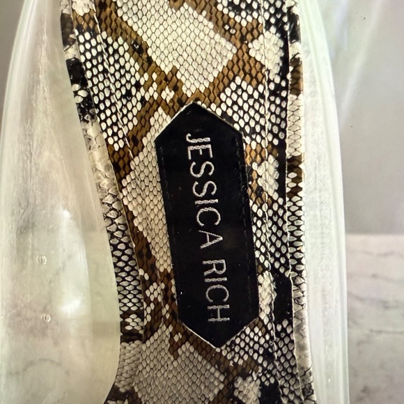 Jessica Rich White and Gold Heels - Picture 12 of 16